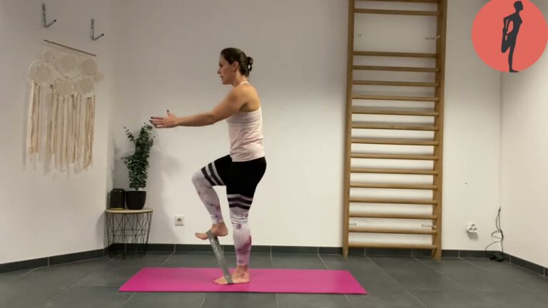Fessiers en Feu : Pilates avec Élastique ou Bas de Contention 🔥🍑