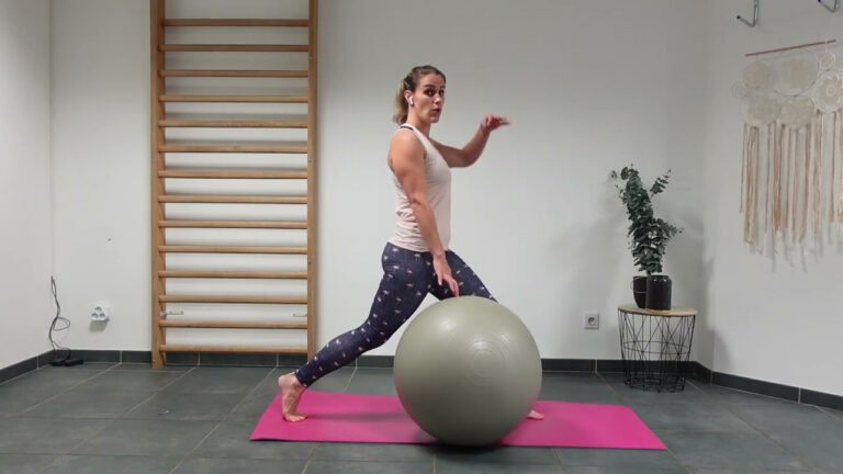 🌟 Harmonie Dynamique: Pilates Prénatal avec Gros Ballon au 2ème Trimestre 🌈🤰